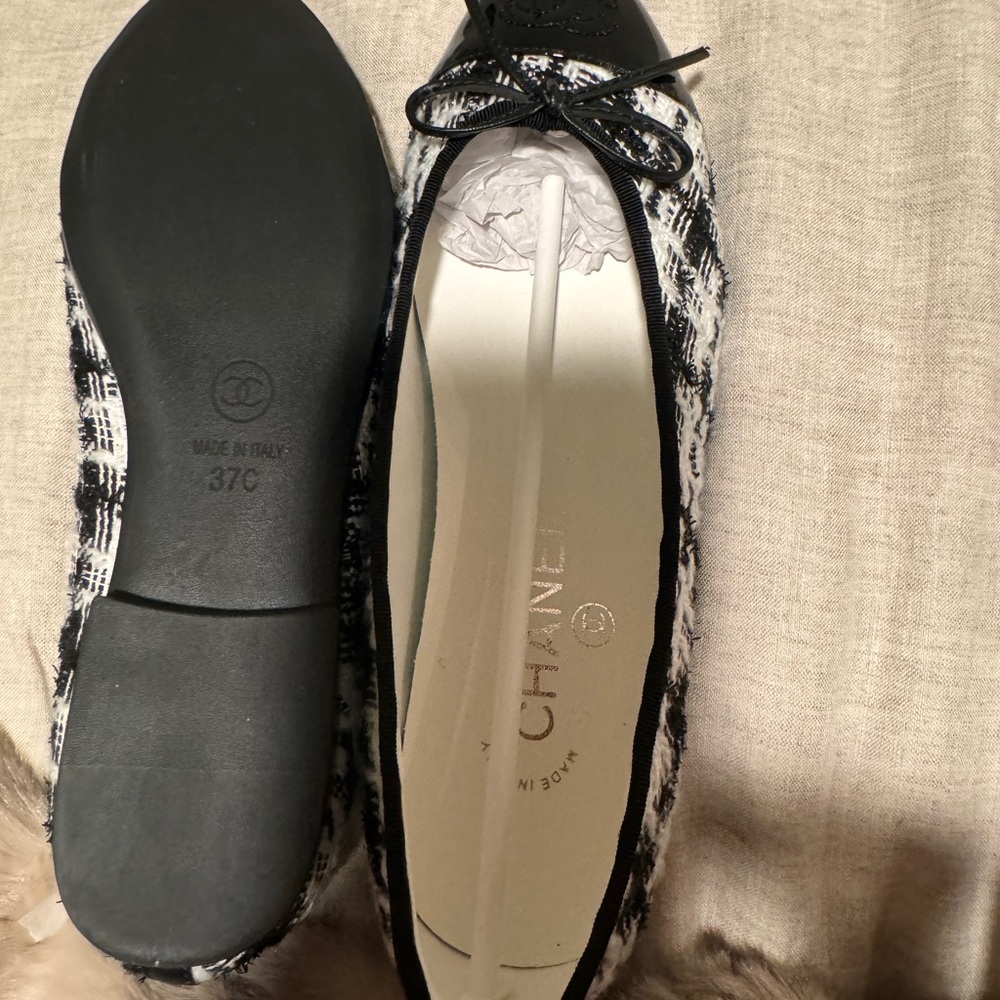 Chanel Tweed Black and White Flats